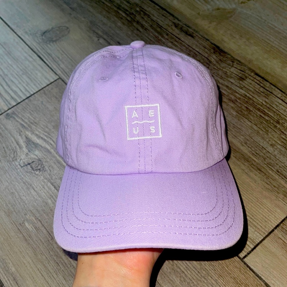 American Eagle purple woman’s hat